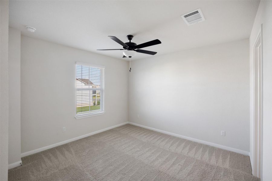 Spacious, unfurnished interior of a new home in Avery Centre, Round Rock (Image 33).