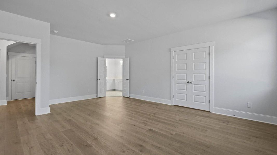 Spacious, unfurnished interior of a new home in Sheep Island, Summerville (Image 10). Spacious, unfurnished interior of a new home in Sheep Island, Summerville (Image 10).