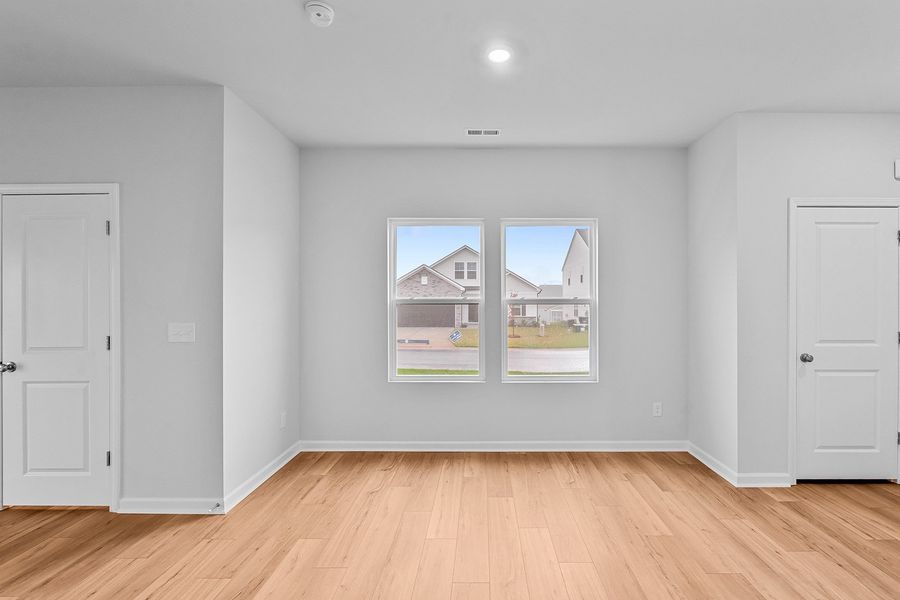 Spacious, unfurnished interior of a new home in Hanes Lake, Winston-Salem (Image 15).