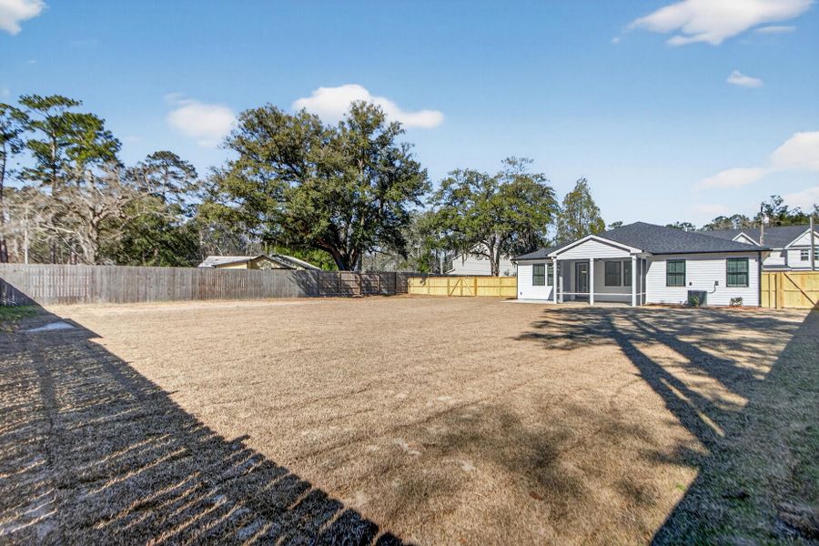 Exterior details and patio area of a home in , Summerville (Image 24).