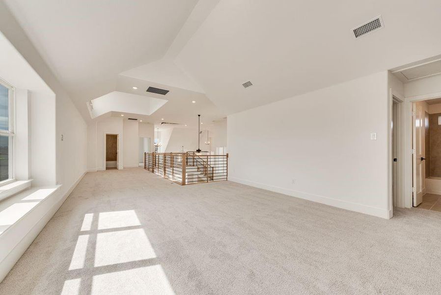 Spacious, unfurnished interior of a new home in Edgewater, Fate (Image 18).