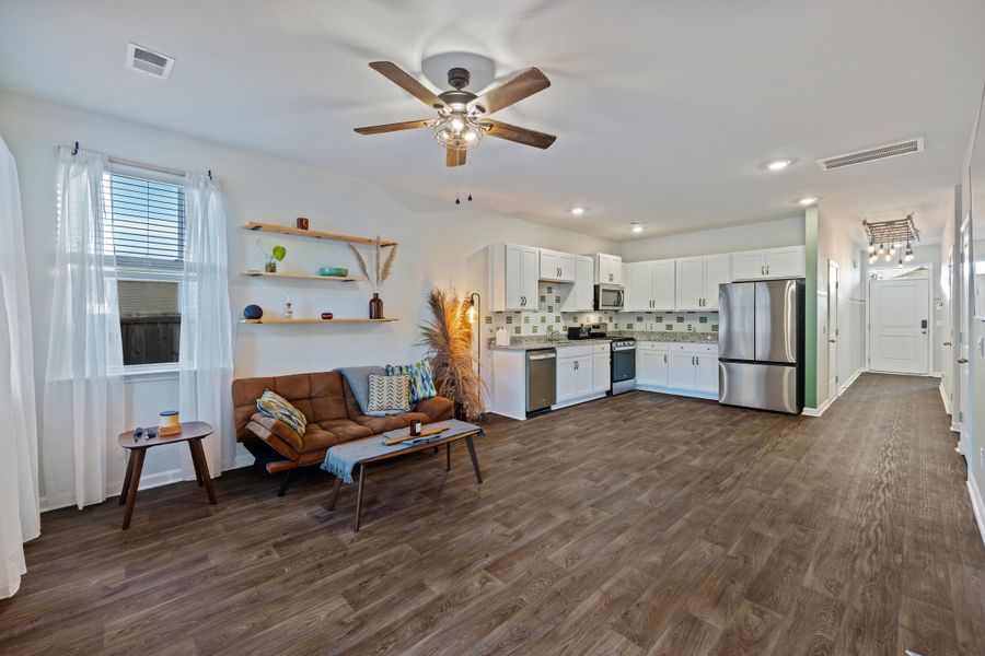 Image 28 of a home in .