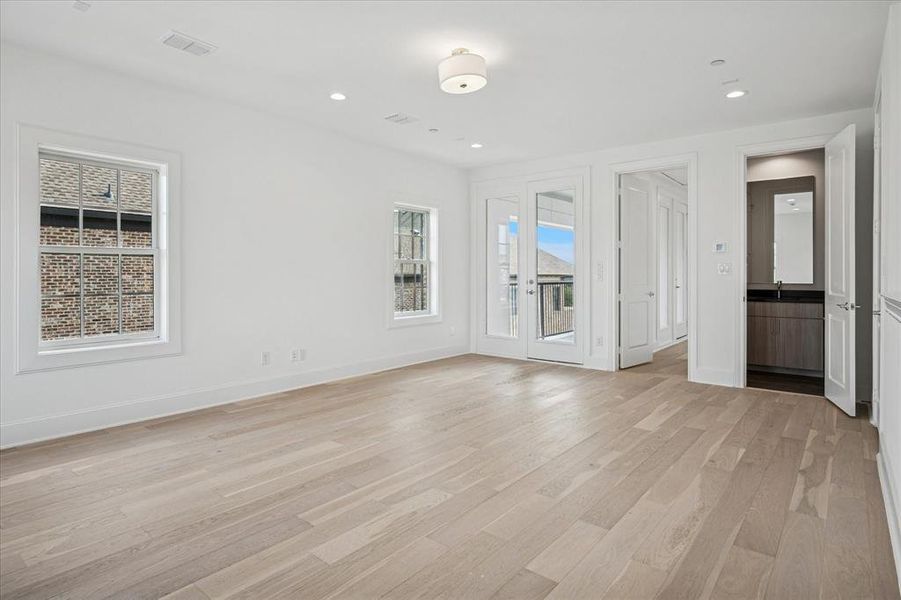 Spacious, unfurnished interior of a new home in , Addison (Image 17).