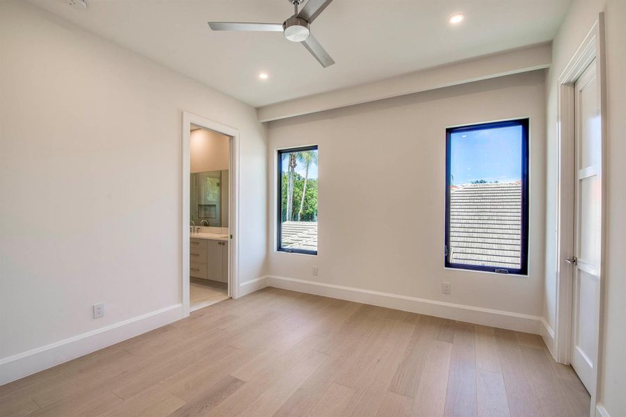 Spacious, unfurnished interior of a new home in , Palm Beach Gardens (Image 20).
