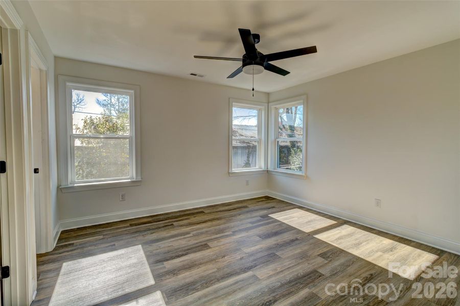 Spacious, unfurnished interior of a new home in , Shelby (Image 16).