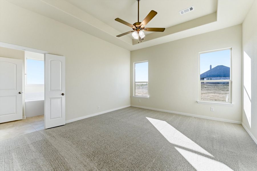 Spacious, unfurnished interior of a new home in Clear Sky Addition, Valley View (Image 26).