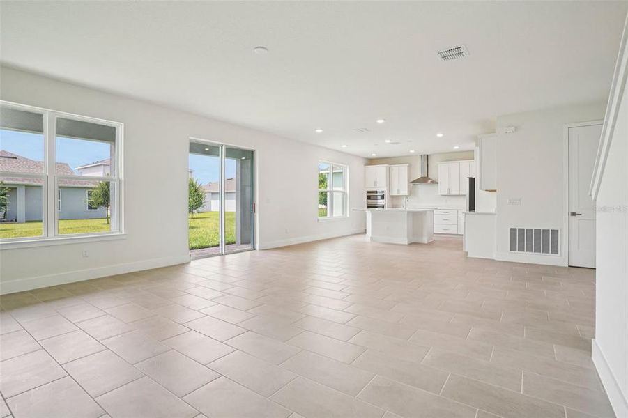 Spacious, unfurnished interior of a new home in Trailside, Mount Dora (Image 34).