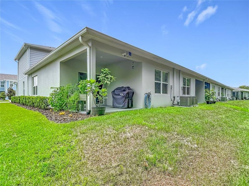 Exterior details and patio area of a home in , New Port Richey (Image 3).