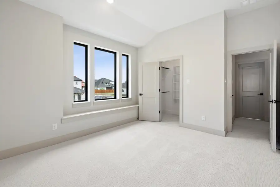 Representative unfurnished interior of a home built from the Westwood by Landon Homes in Dominion Estates, Frisco (Image 27).