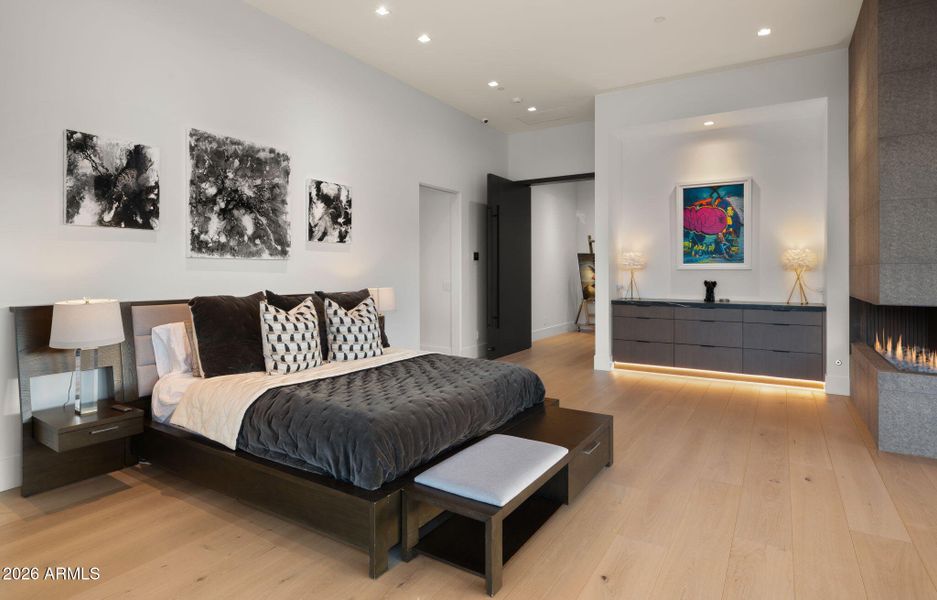 60-web-or-mls-Primary Bedroom5