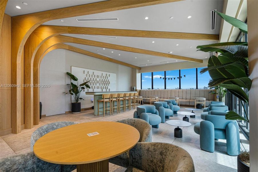 Community amenities in , Miami Beach (Image 48).