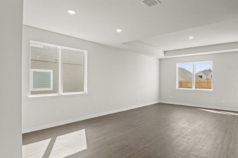 Spacious, unfurnished interior of a new home in Sycamore Landing, Fort Worth (Image 13). Spacious, unfurnished interior of a new home in Sycamore Landing, Fort Worth (Image 13).