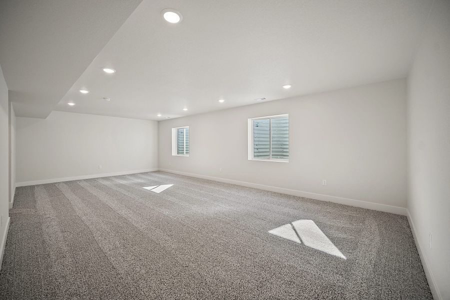 Spacious, unfurnished interior of a new home in Aspen Ranch, Fountain (Image 33).