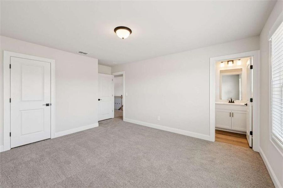 Spacious, unfurnished interior of a new home in River Pointe, Monroe (Image 36).