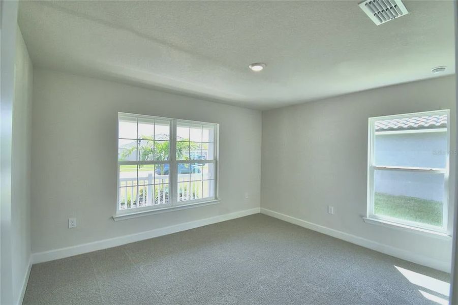 Spacious, unfurnished interior of a new home in Lake Juliana Estates, Auburndale (Image 18).
