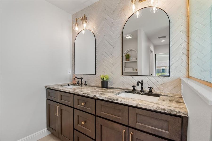 Furnished interior view inside a new home in , Dunnellon (Image 25).