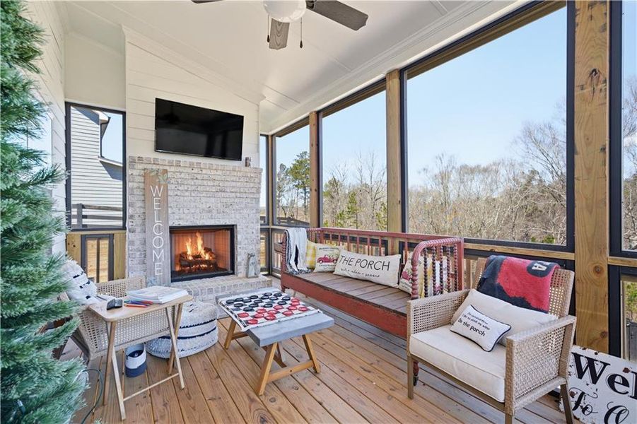 Exterior details and patio area of a home in , Dallas (Image 4).