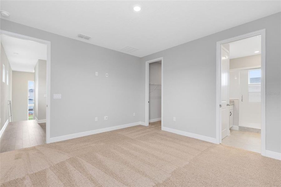 Spacious, unfurnished interior of a new home in Laureate Park, Orlando (Image 14). Spacious, unfurnished interior of a new home in Laureate Park, Orlando (Image 14).