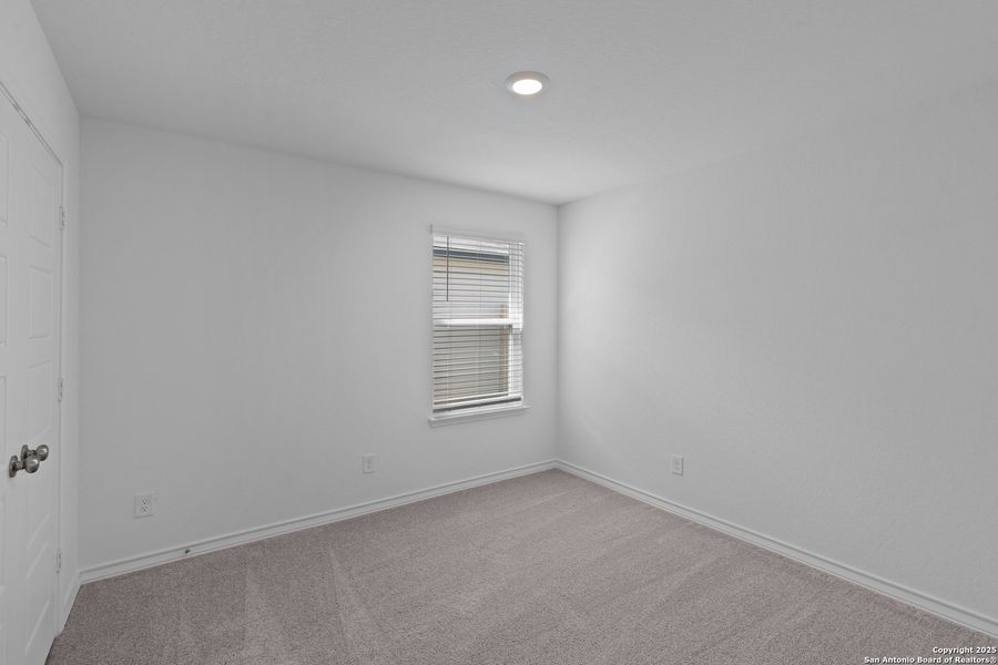 Spacious, unfurnished interior of a new home in , Converse (Image 20).