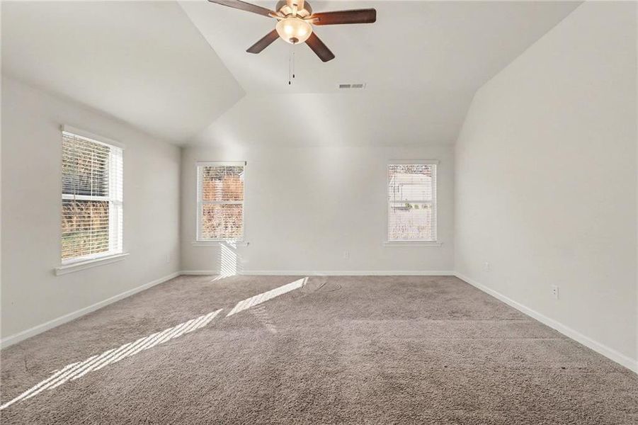 Spacious, unfurnished interior of a new home in , Atlanta (Image 45).