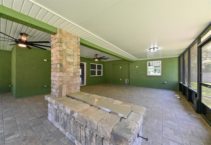 Incredible screened in patio!