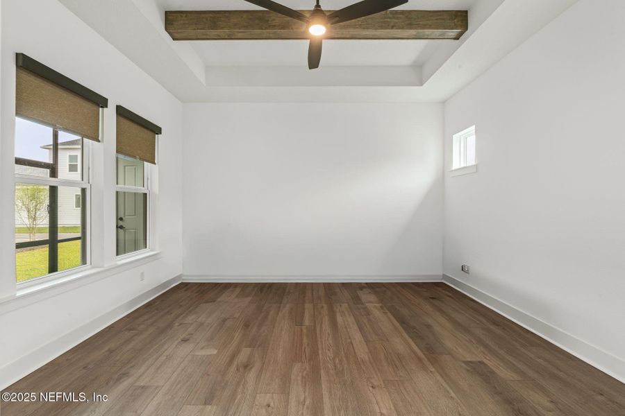 Spacious, unfurnished interior of a new home in Seven Pines 50' Rear Entry, Jacksonville (Image 69).