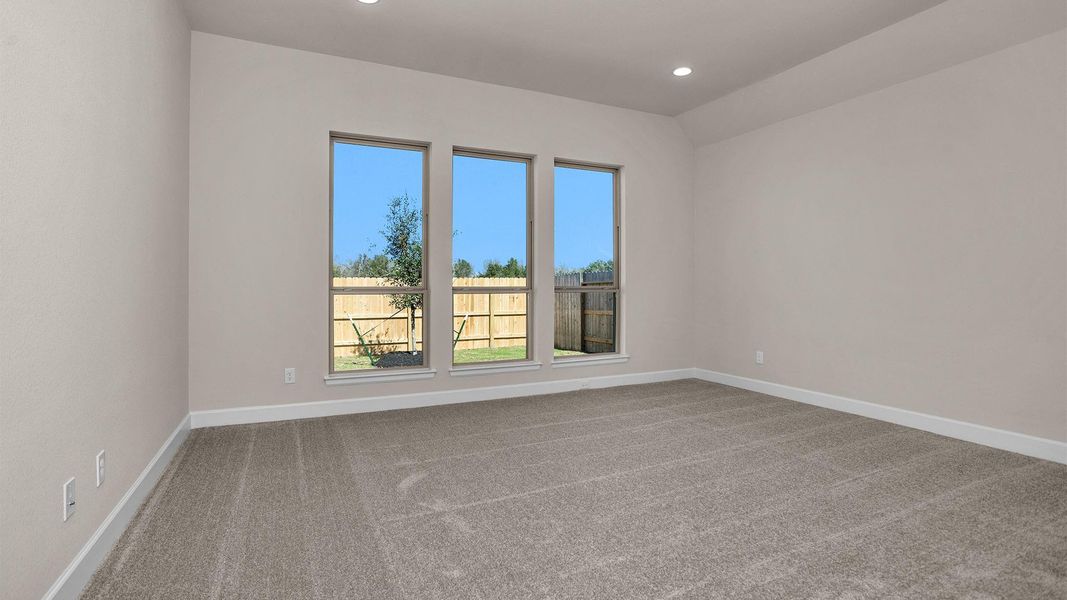 Spacious, unfurnished interior of a new home in Valencia, Manvel (Image 15).