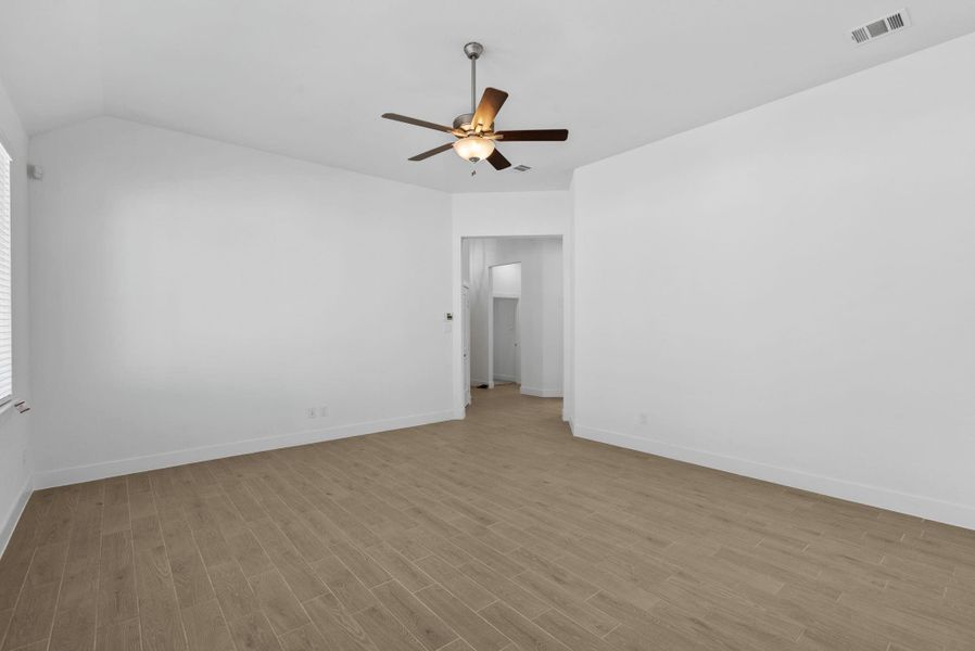 Spacious, unfurnished interior of a new home in Attwater, Waller (Image 21).