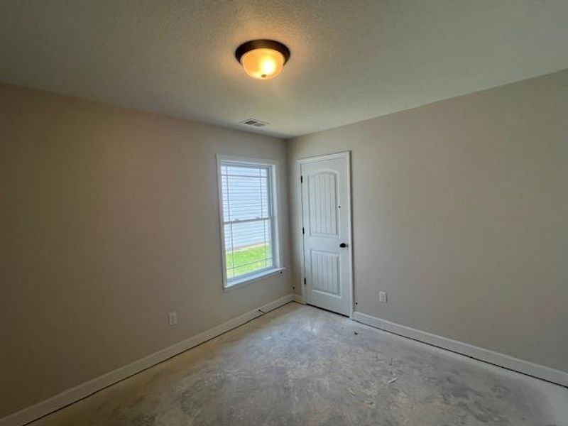 Spacious, unfurnished interior of a new home in Cleveland Meadows, Spartanburg (Image 10).