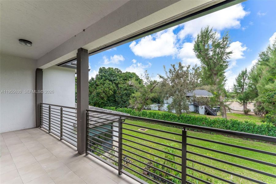 Exterior details and patio area of a home in , Southwest Ranches (Image 32).
