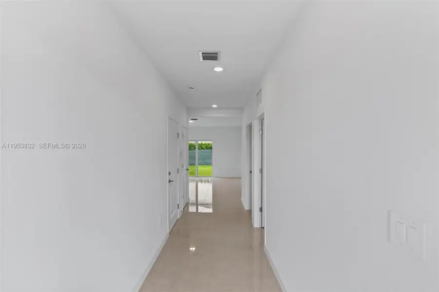 Spacious, unfurnished interior of a new home in , Homestead (Image 11).