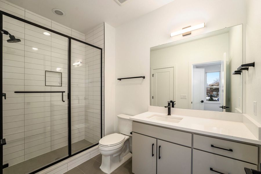 Fourth bedroom suite bathroom