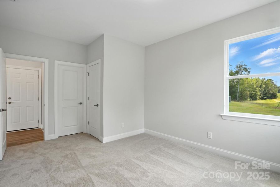 Spacious, unfurnished interior of a new home in Hampton Woods, Charlotte (Image 19).