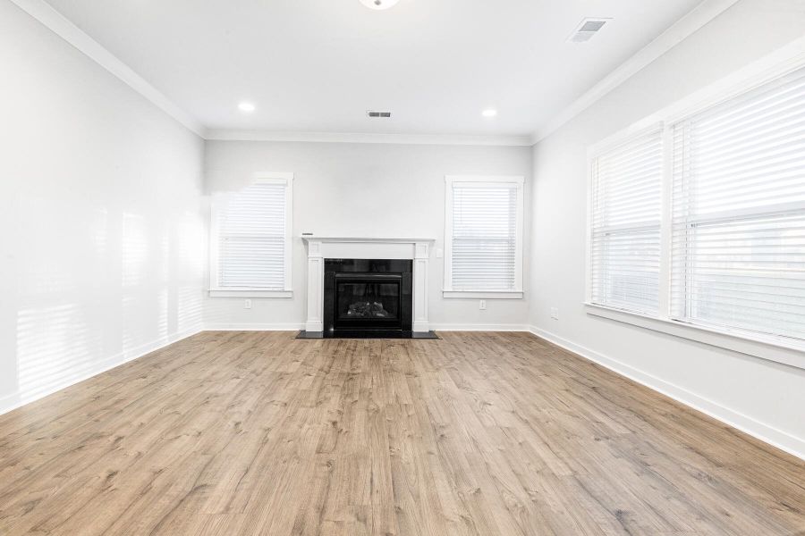 Spacious, unfurnished interior of a new home in , Summerville (Image 26).