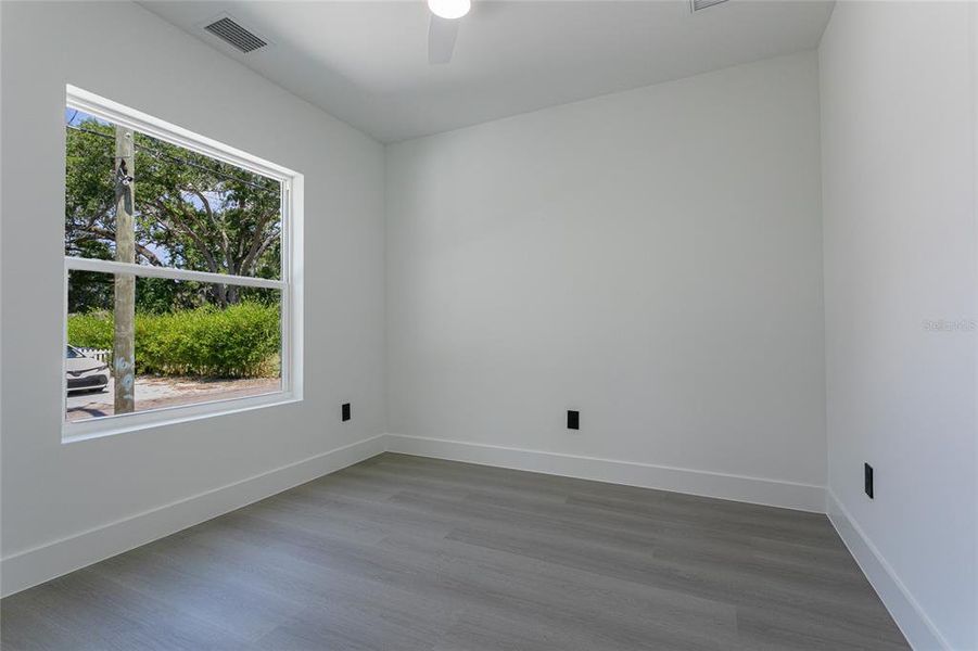 Spacious, unfurnished interior of a new home in , St. Petersburg (Image 22).