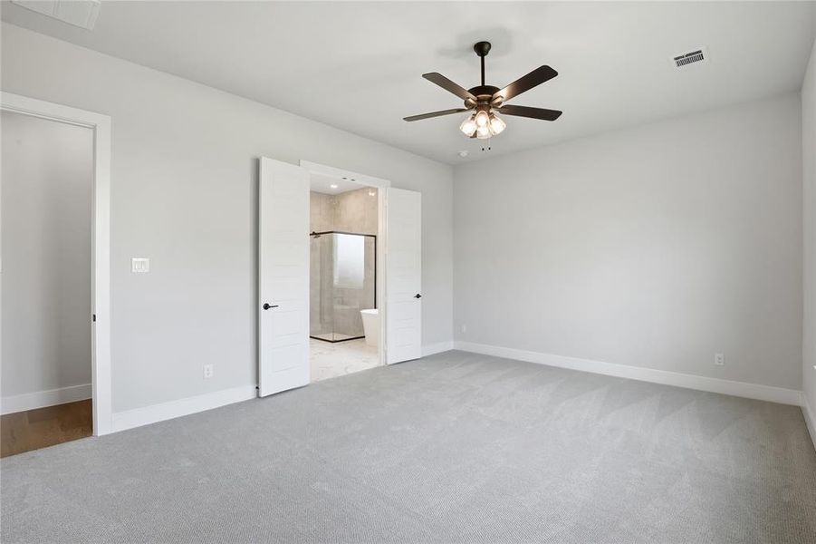 Spacious, unfurnished interior of a new home in Talon Hills, Fort Worth (Image 32).