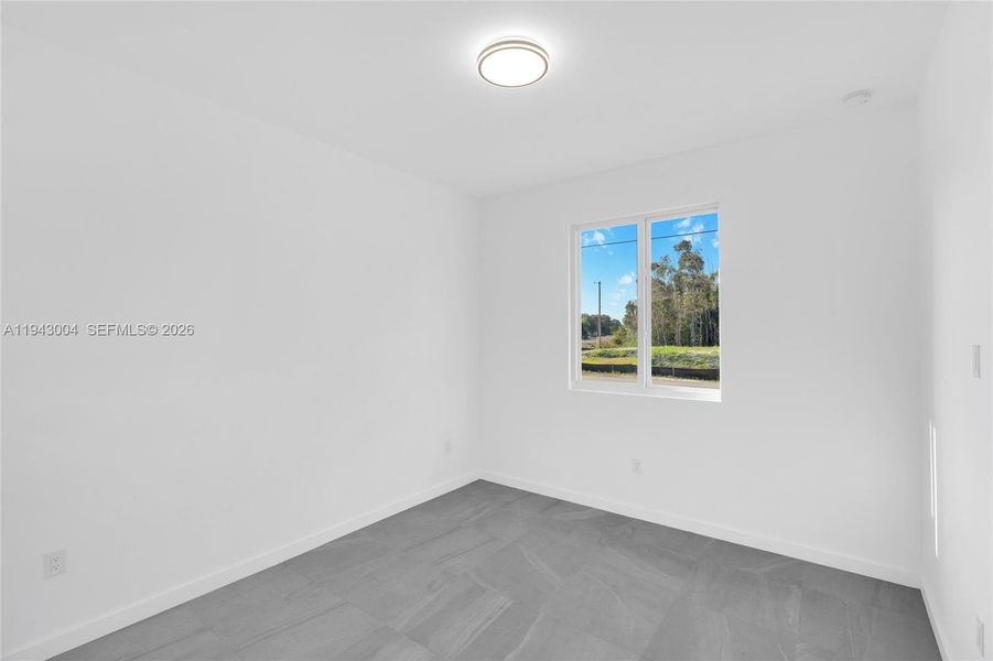 Spacious, unfurnished interior of a new home in , Lehigh Acres (Image 28).