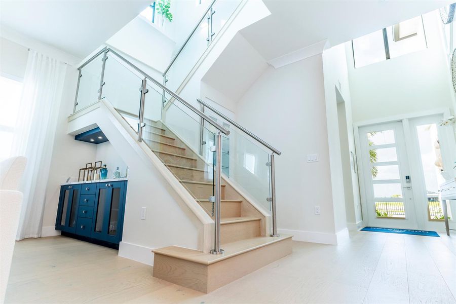 Spacious, unfurnished interior of a new home in , Palm Beach Gardens (Image 21).