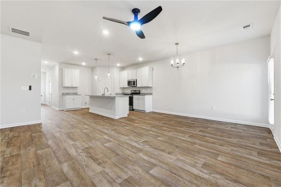 Spacious, unfurnished interior of a new home in Carolina, Palmetto (Image 23).