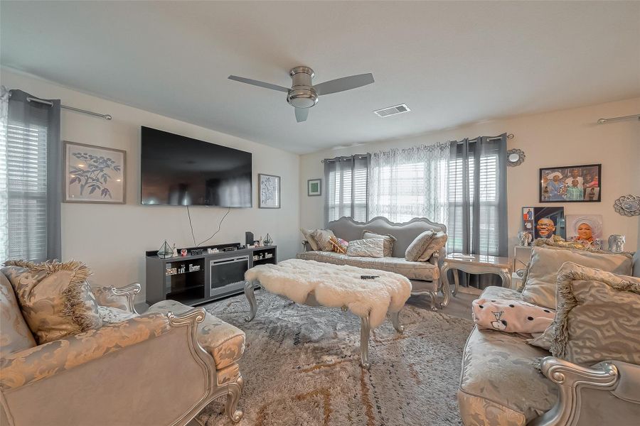 Furnished interior view inside a new home in Deer Run Meadows, Richmond (Image 39). Furnished interior view inside a new home in Deer Run Meadows, Richmond (Image 39).