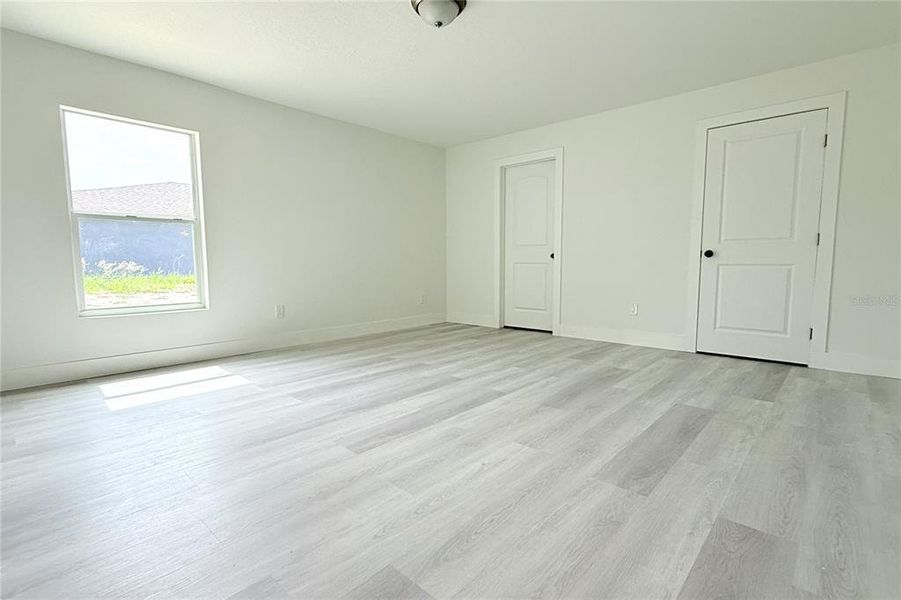 Spacious, unfurnished interior of a new home in , Spring Hill (Image 38).