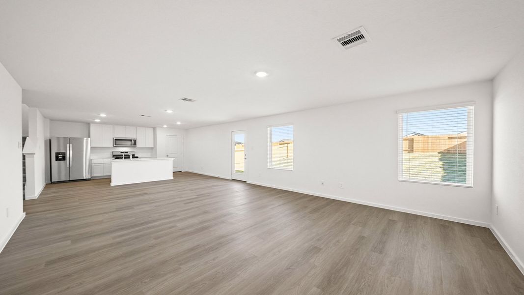 Representative unfurnished interior of a home built from the Dawson by D.R. Horton in Lexington Heights, Willis (Image 12).