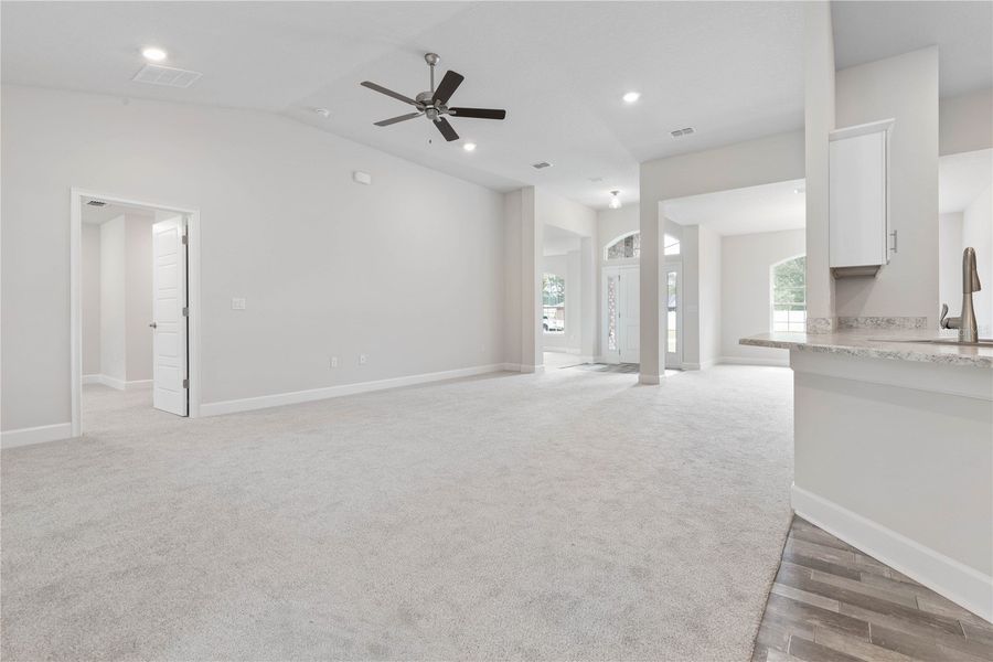 Spacious, unfurnished interior of a new home in Orange Blossom Hills, Summerfield (Image 22).