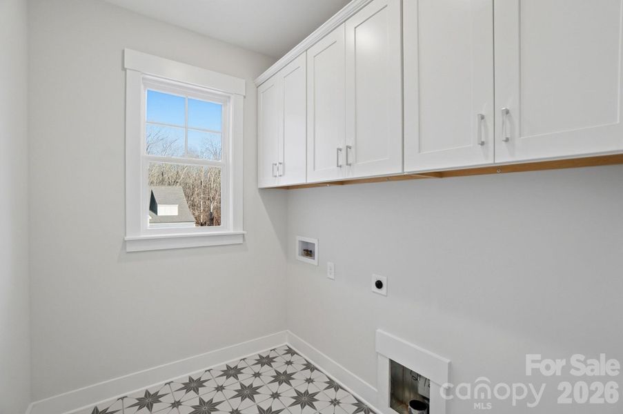 Spacious, unfurnished interior of a new home in Rone Creek, Waxhaw (Image 37).