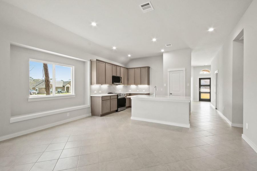 Furnished interior view inside a new home in Oakwood Ranch, Willis (Image 4).