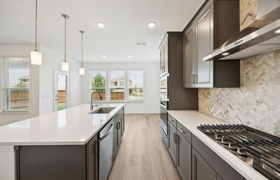 Abundant cabinet space Abundant cabinet space