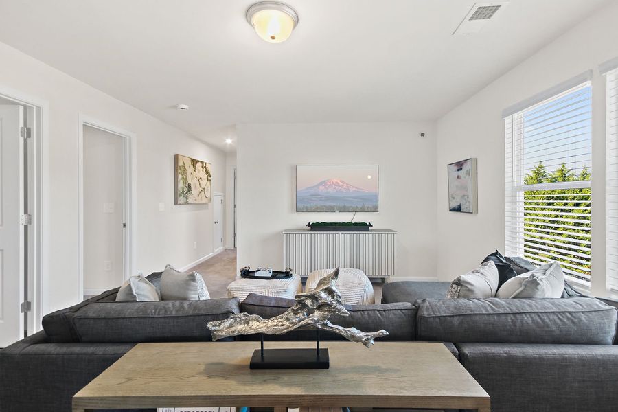 Representative furnished interior of a home built from the The Cade by Stanley Martin Homes in Persimmon Hill, Lyman (Image 14).