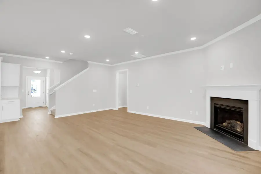 Spacious, unfurnished interior of a new home in Carriage Estates, Lexington (Image 27).