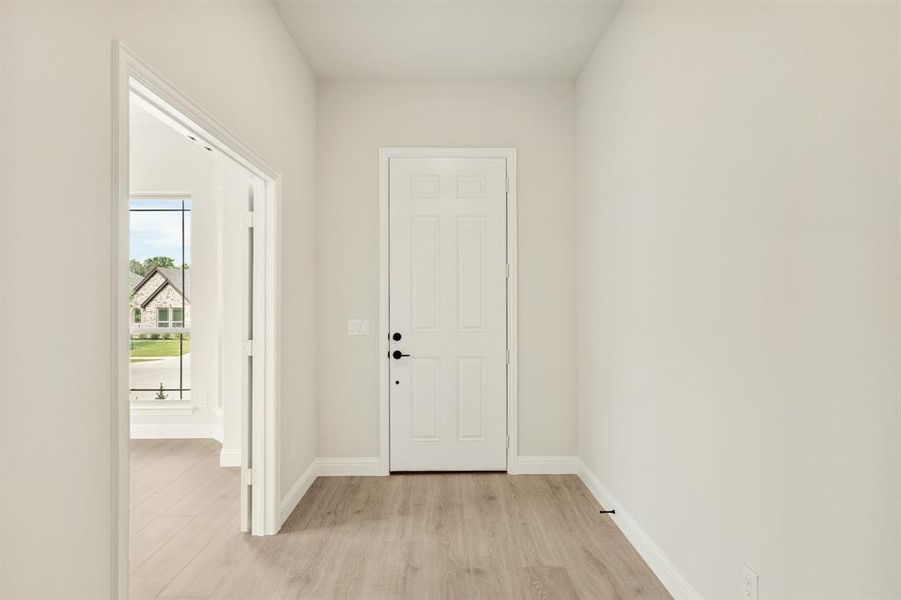 Spacious, unfurnished interior of a new home in Sunset Ridge, Alvarado (Image 29).