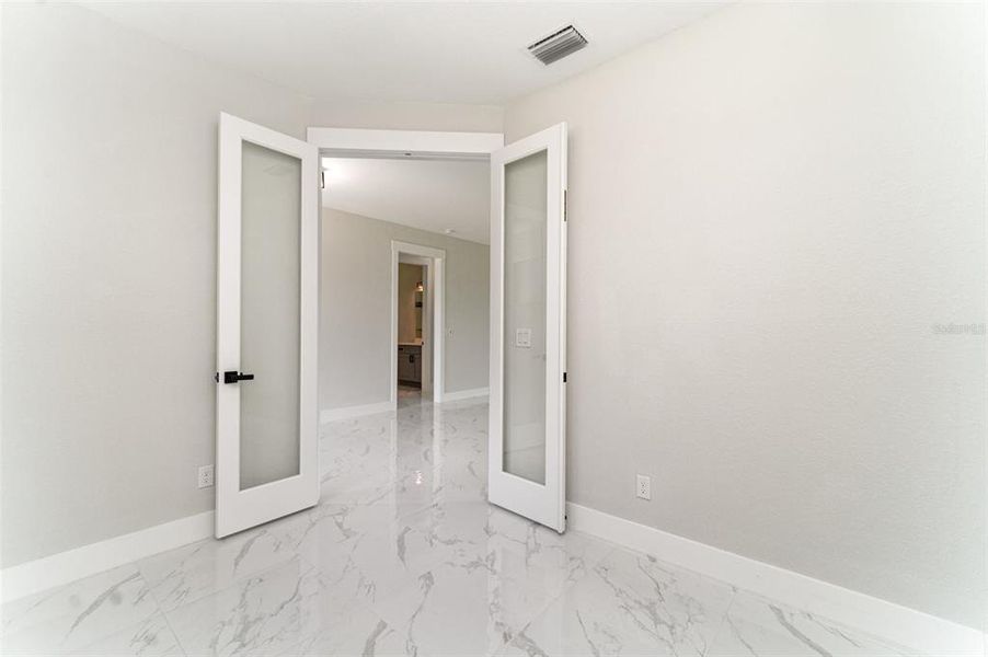 Spacious, unfurnished interior of a new home in , Lehigh Acres (Image 28).